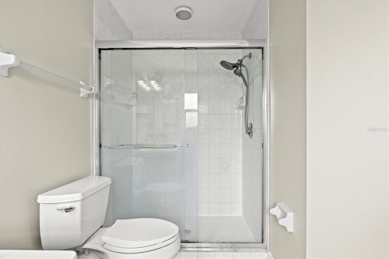 7129 Queen Palm Circle , Sarasota, FL 34243 Photo