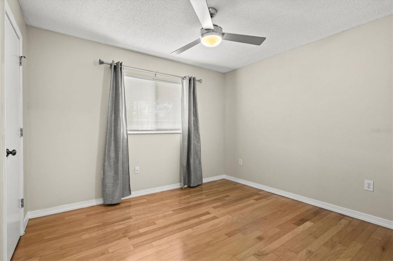 7129 Queen Palm Circle , Sarasota, FL 34243 Photo