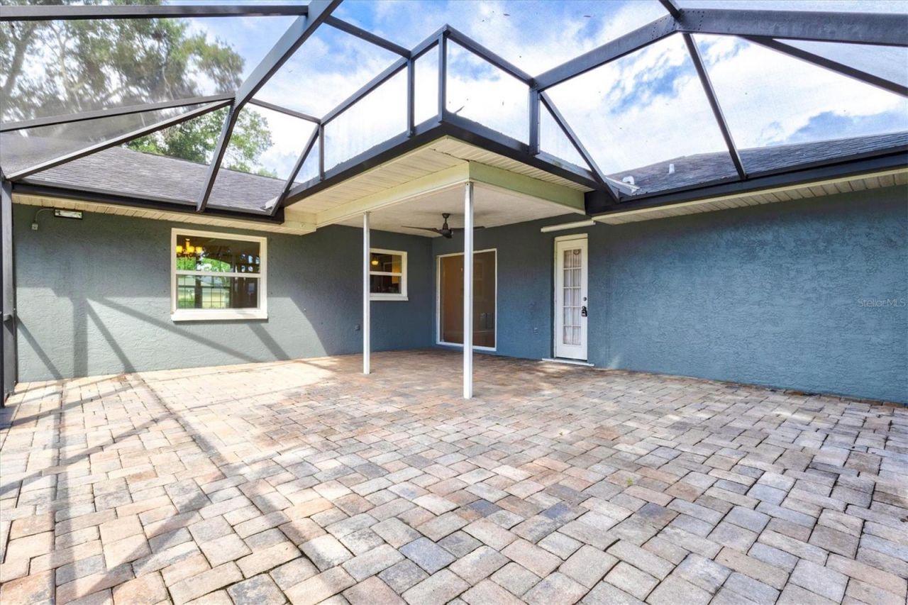 7129 Queen Palm Circle , Sarasota, FL 34243 Photo