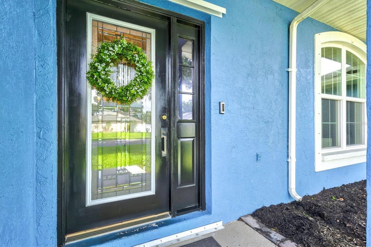 7129 Queen Palm Circle , Sarasota, FL 34243 Photo