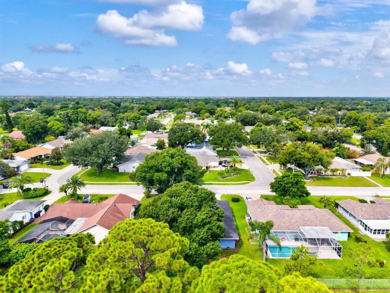 7129 Queen Palm Circle , Sarasota, FL 34243 Photo