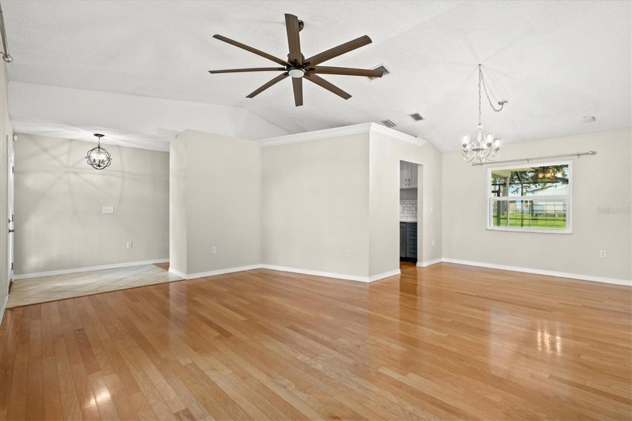 7129 Queen Palm Circle , Sarasota, FL 34243 Photo