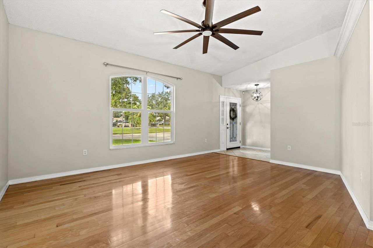7129 Queen Palm Circle , Sarasota, FL 34243 Photo