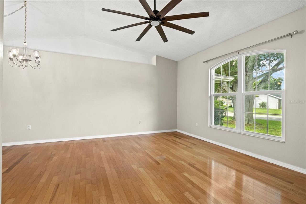 7129 Queen Palm Circle , Sarasota, FL 34243 Photo