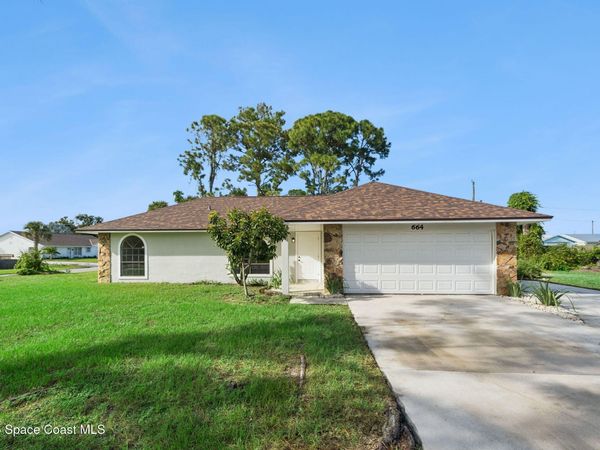 664 25th Street SW , Vero Beach, FL 32962