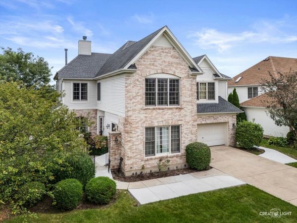 527 Mallard Point Drive , North Aurora, IL 60542