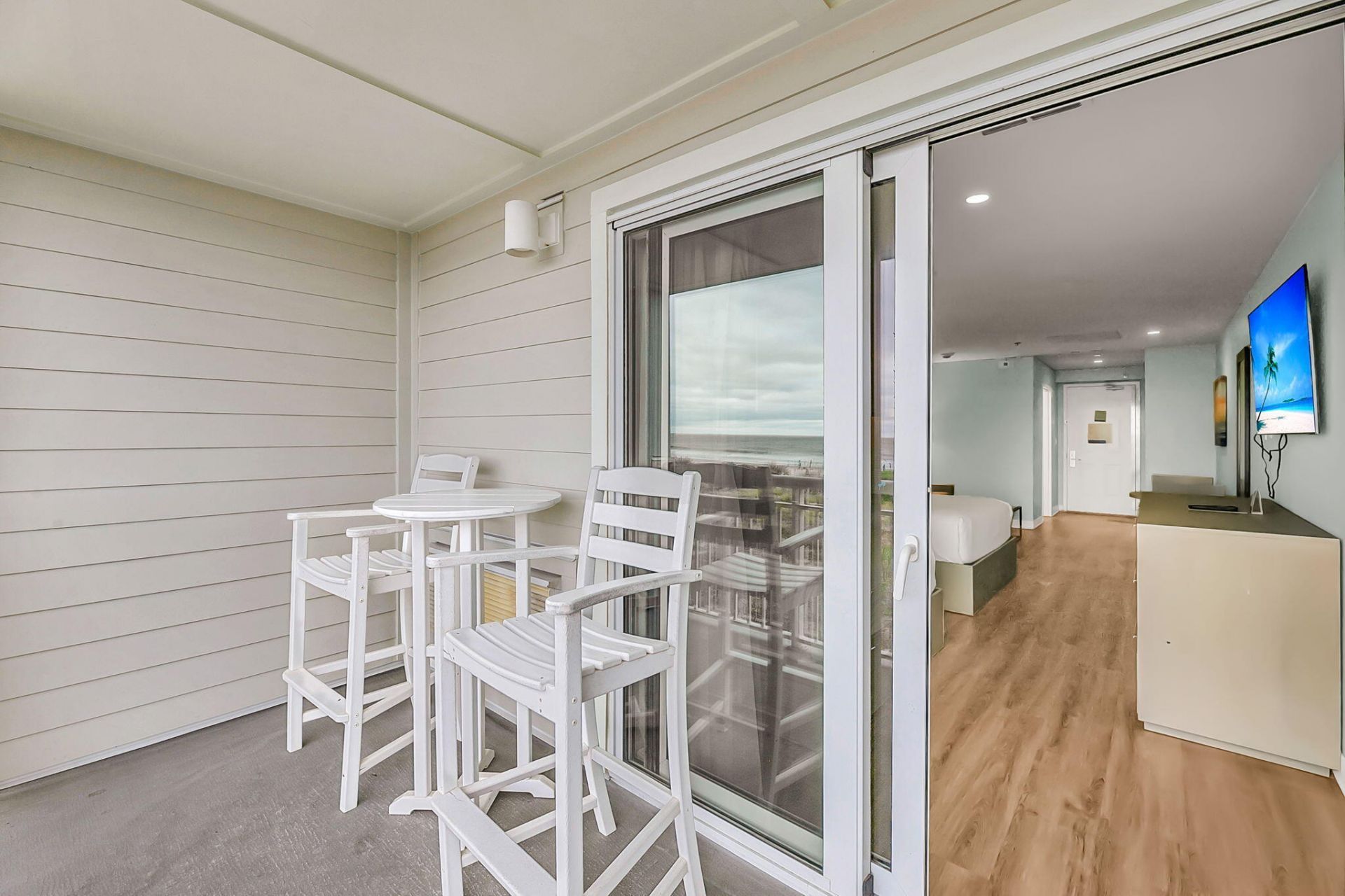 1126 Ocean Boulevard Photo 5