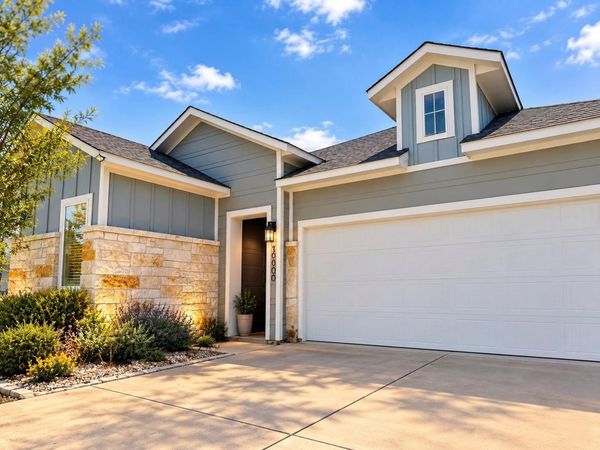 10900 American Mustang LOOP, Manor, TX 78653