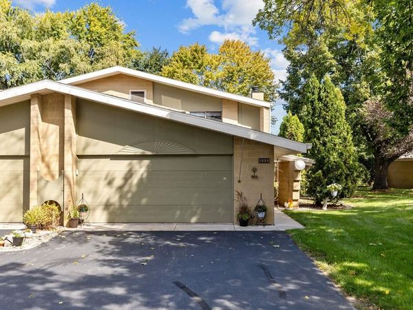 1233 W NICOLET CERCLE, Appleton, WI 54914