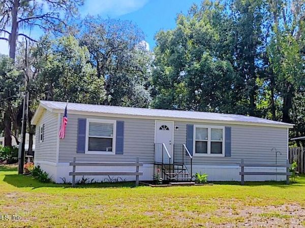 200 HANSELMAN Avenue, Crescent City, FL 32112