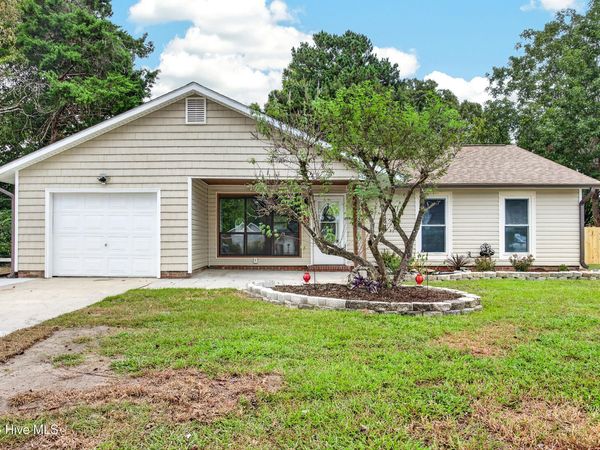 809 Deblea Court , Jacksonville, NC 28546