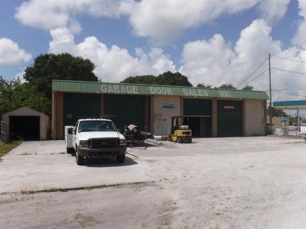 2807 Okeechobee Road, Fort Pierce, FL 34982