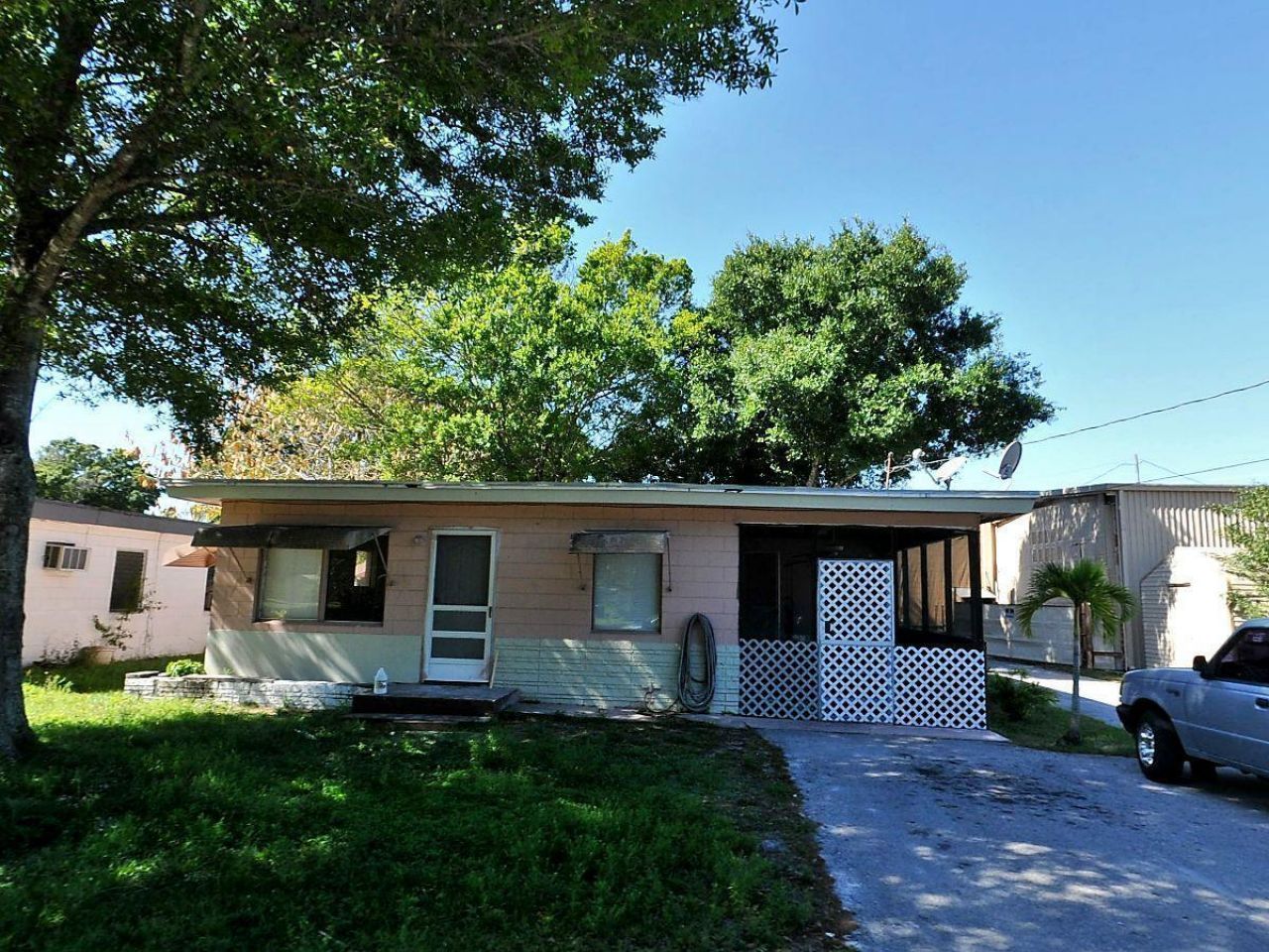 2807 Okeechobee Road, Fort Pierce, FL 34982 Photo