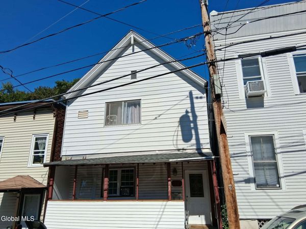32 Lincoln Avenue, Troy, NY 12180