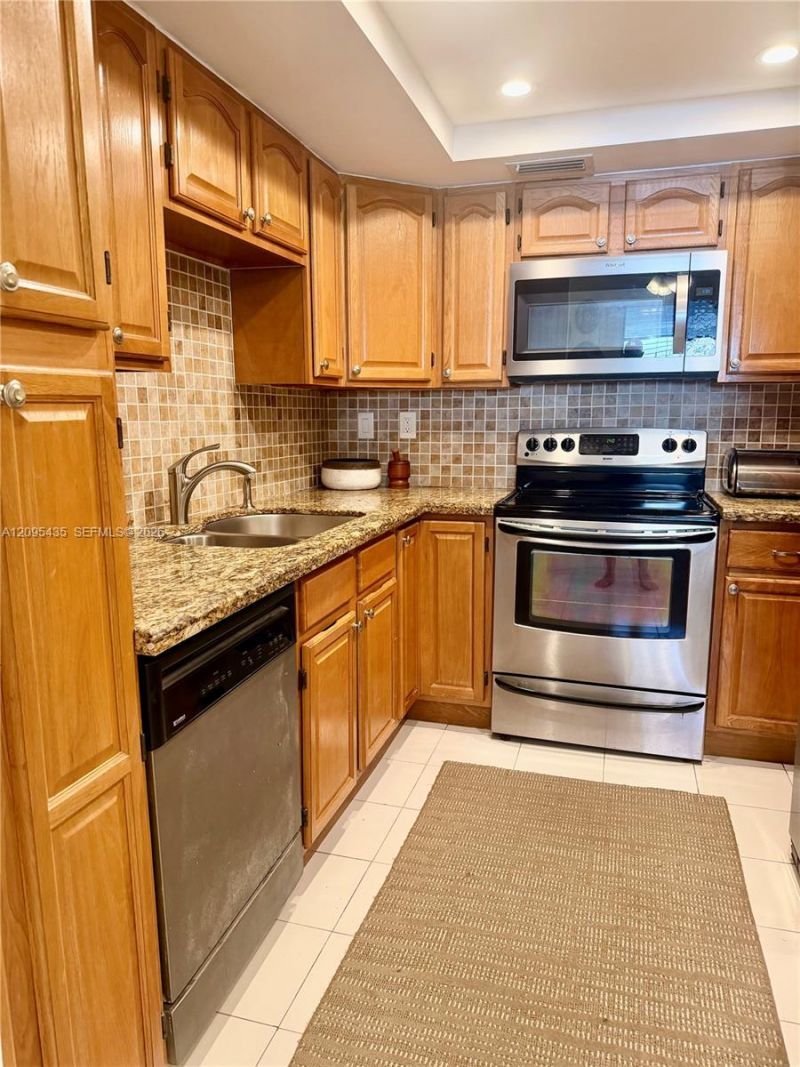 8827 SW 123rd Ct, Unit 103, Miami, FL 33186 Photo