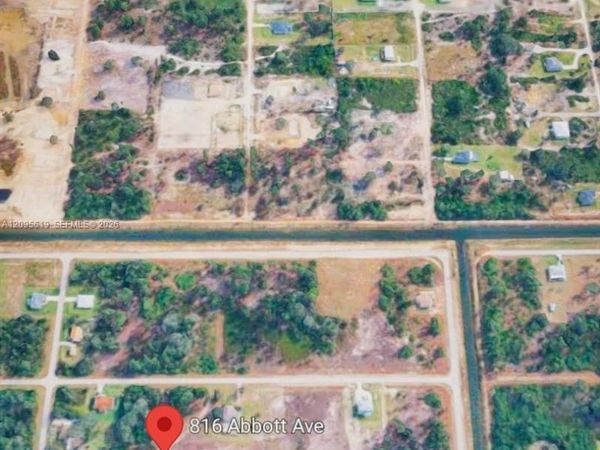 816 Abbott Ave , Lehigh Acres, FL 33972