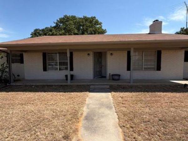 186 County Road 150 , Gainesville, TX 76240