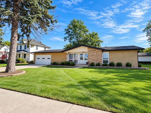 141 W Army Trail Boulevard , Addison, IL 60101