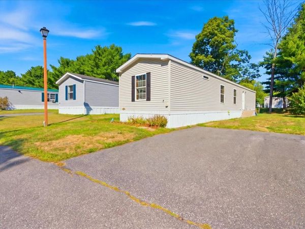 7 Autumn Lane , Lewiston, ME 04240