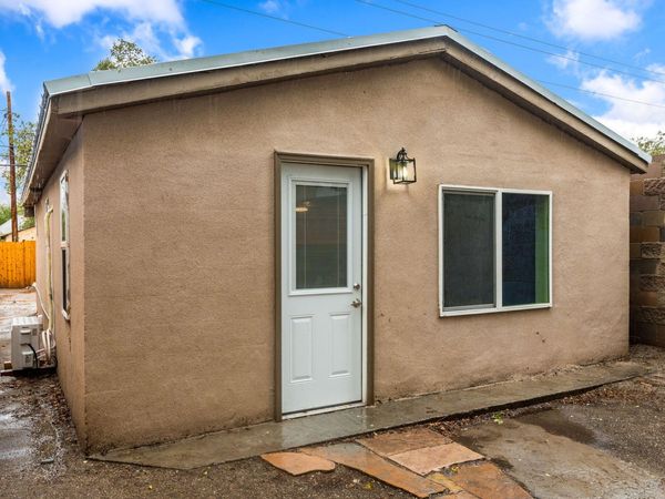 917 Edith Boulevard SE, Albuquerque, NM 87102