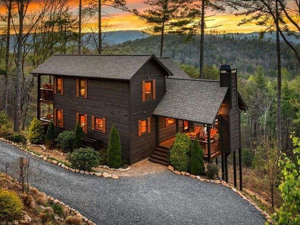 267 Oasis Drive, Blue Ridge, GA 30513