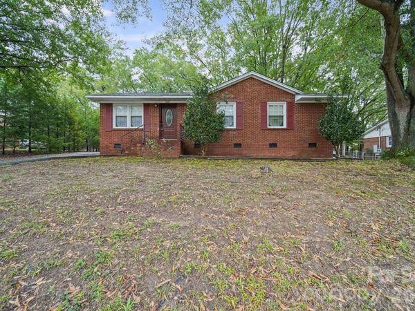 1435 Green Circle Drive , Gastonia, NC 28054