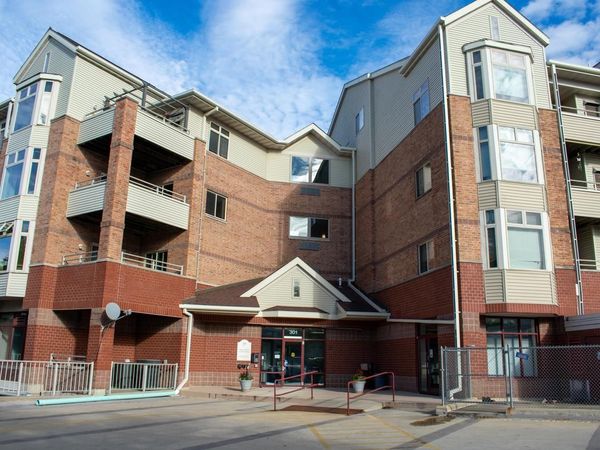 301 Harbour Town DRIVE, Unit 327, Madison, WI 53717