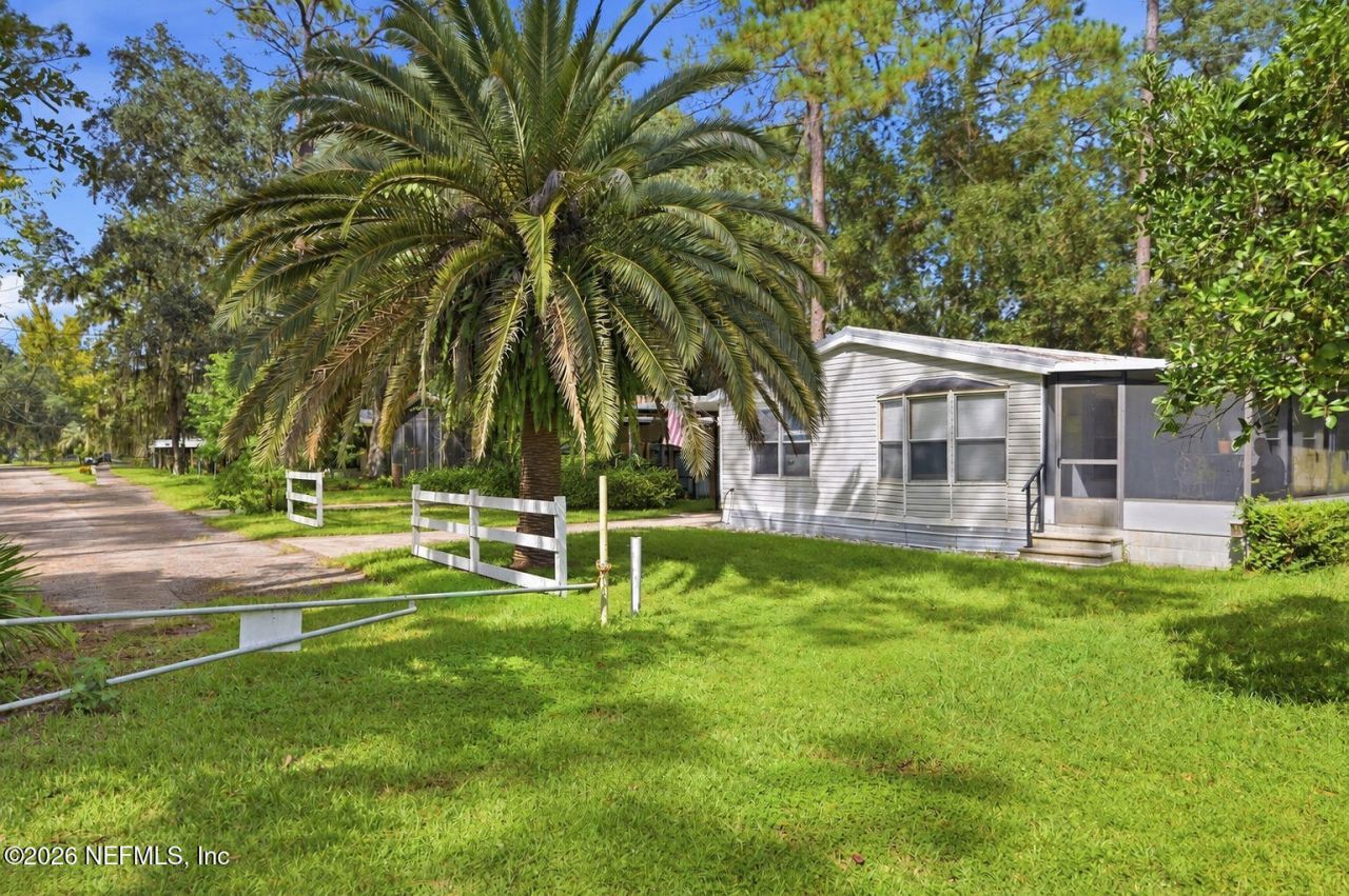 106 E Warren Avenue, East Palatka, FL 32131 Photo