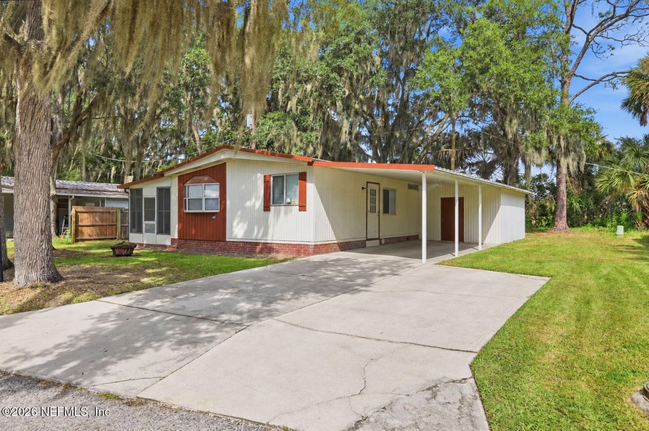 106 E Warren Avenue, East Palatka, FL 32131 Photo