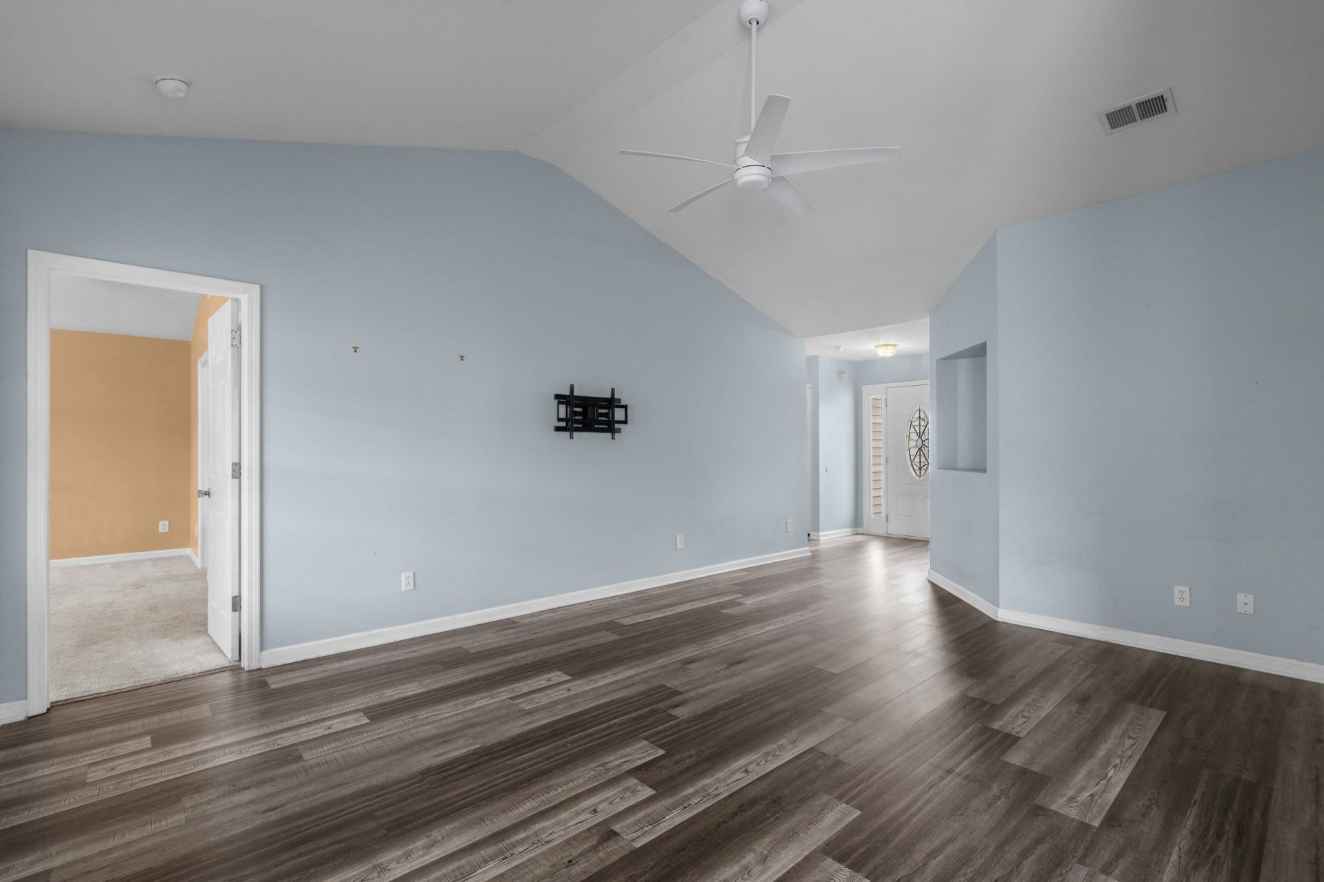 4504 Planters Row Way Photo 11