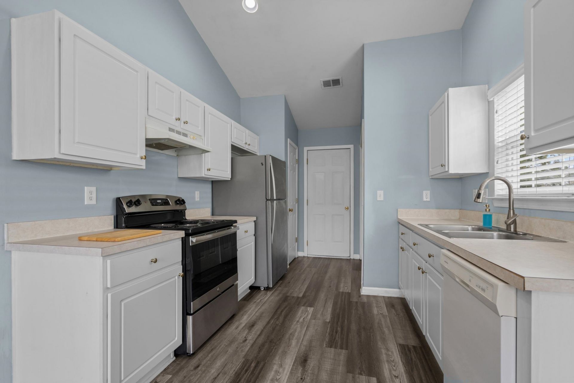 4504 Planters Row Way Photo 16
