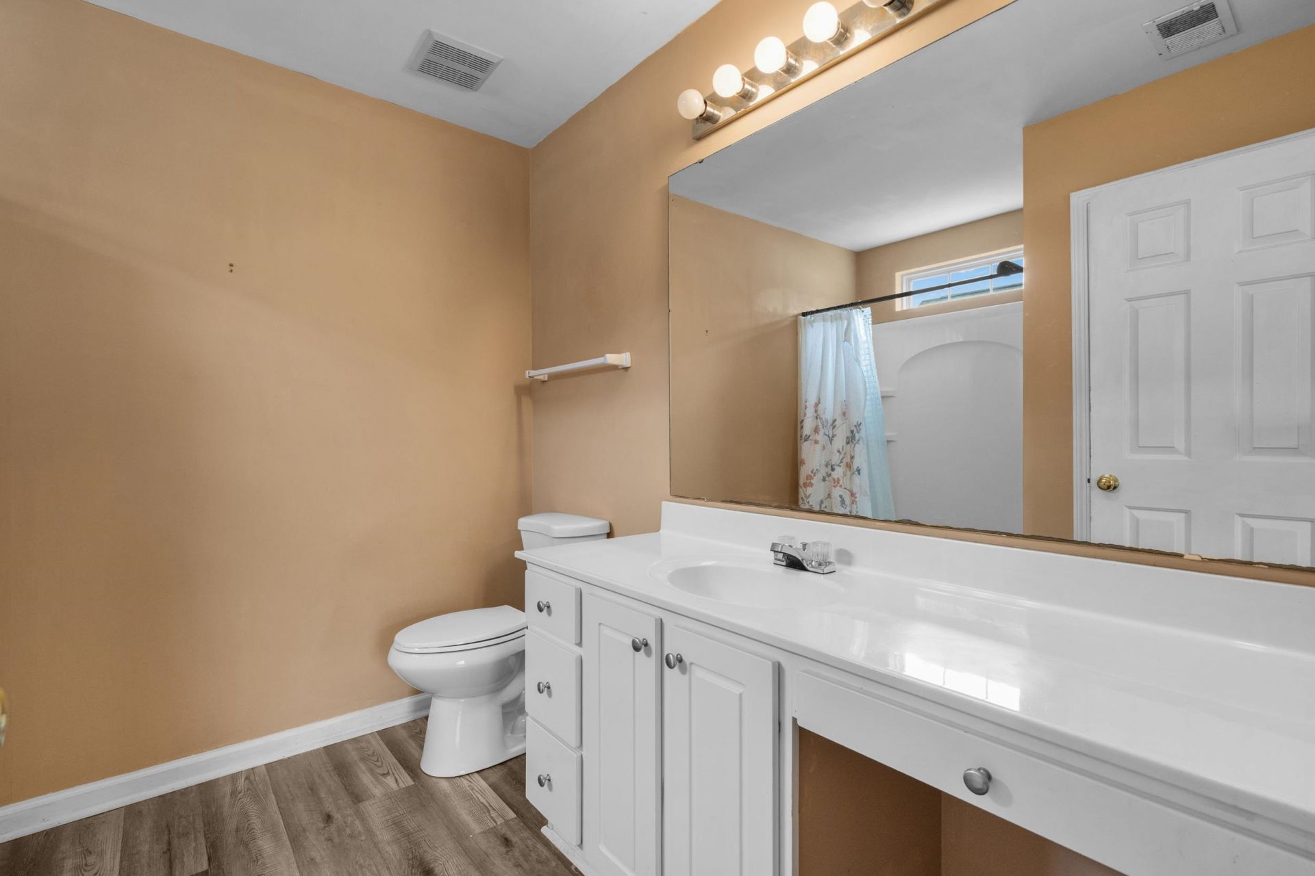 4504 Planters Row Way Photo 20