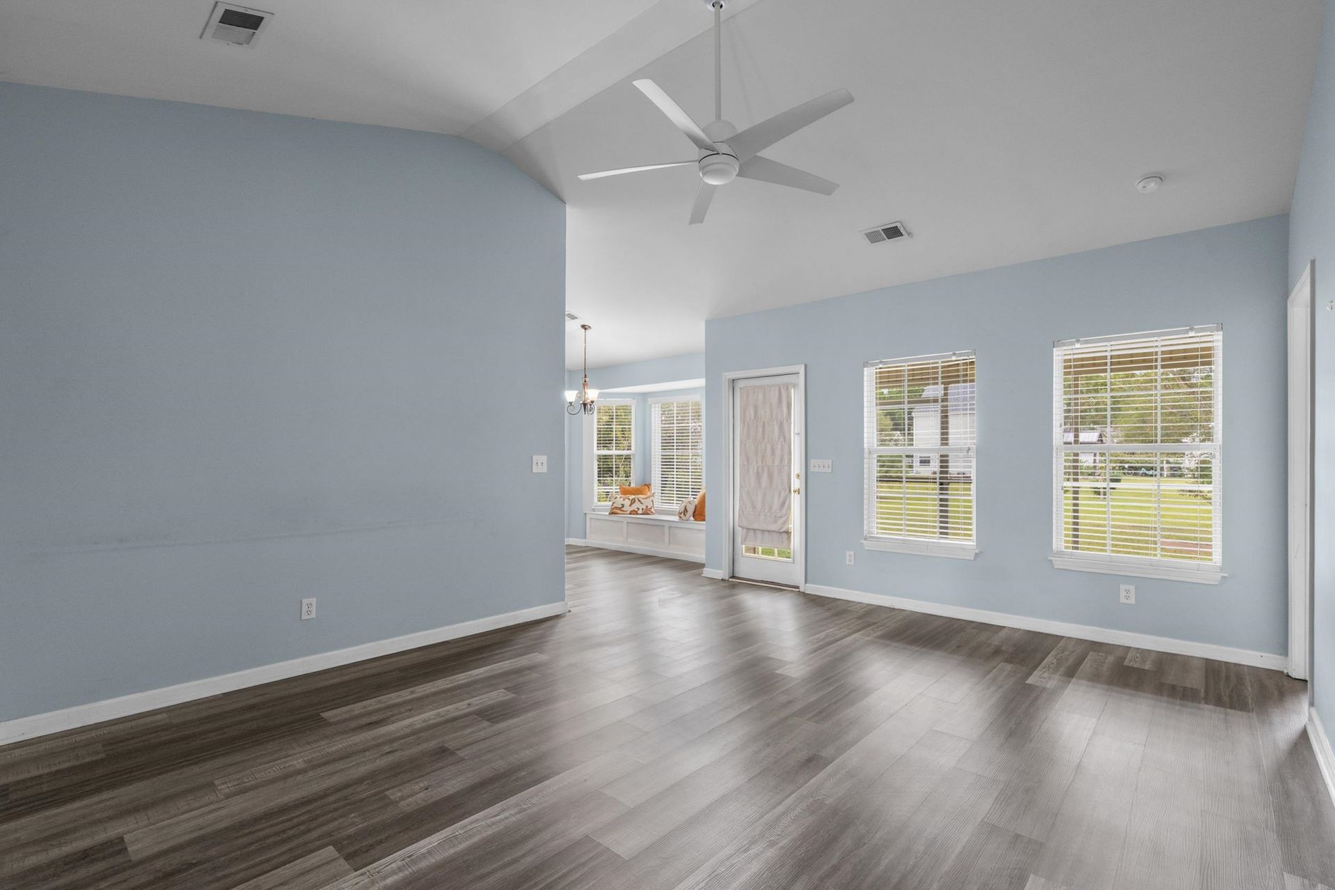 4504 Planters Row Way Photo 9
