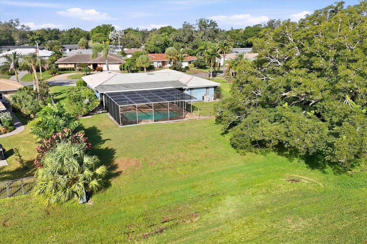 2243 Brookhaven Drive, Sarasota, FL 34239 Photo