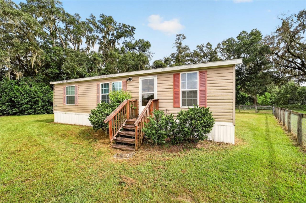 20540 SW 5th Place, Dunnellon, FL 34431 Photo