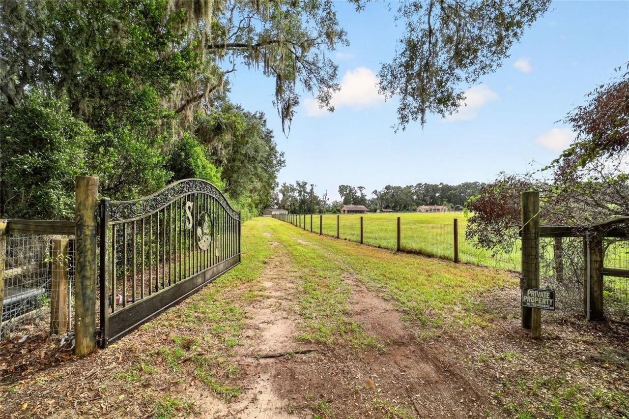 20540 SW 5th Place, Dunnellon, FL 34431 Photo