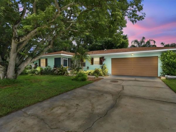 1711 N HIGHLAND AVENUE , CLEARWATER, FL 33755
