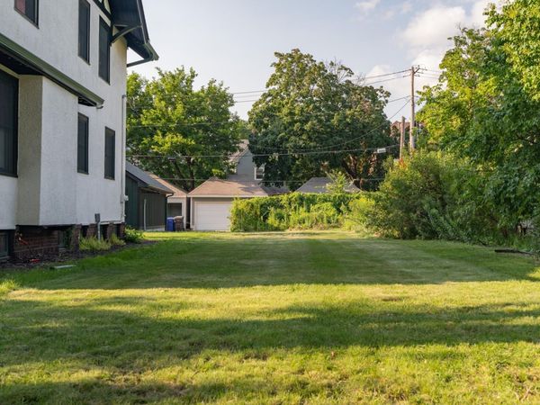 545 Holly Avenue , Saint Paul, MN 55102