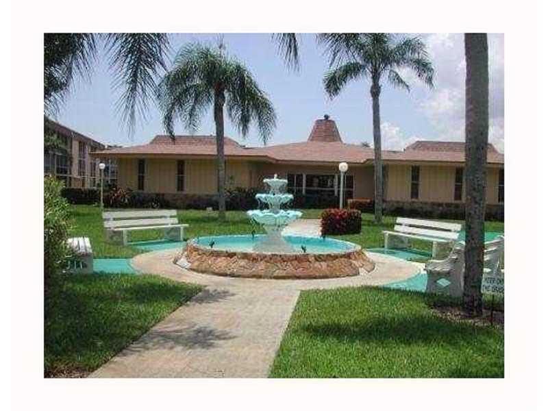 500 Village Green Circle W, Unit 107, Palm Springs, FL 33461 Photo