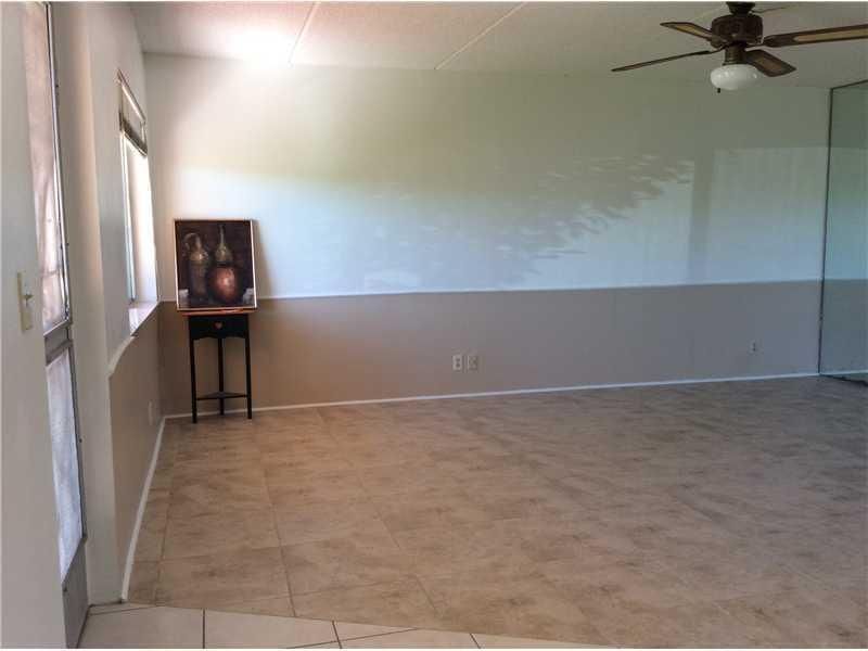 500 Village Green Circle W, Unit 107, Palm Springs, FL 33461 Photo