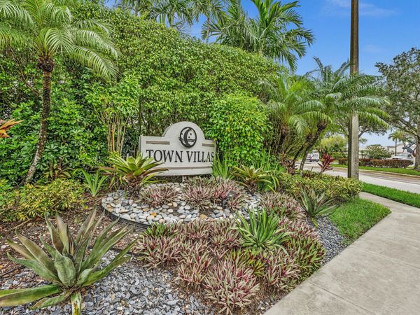 18880 JOLSON Avenue, Unit 8, Boca Raton, FL 33496