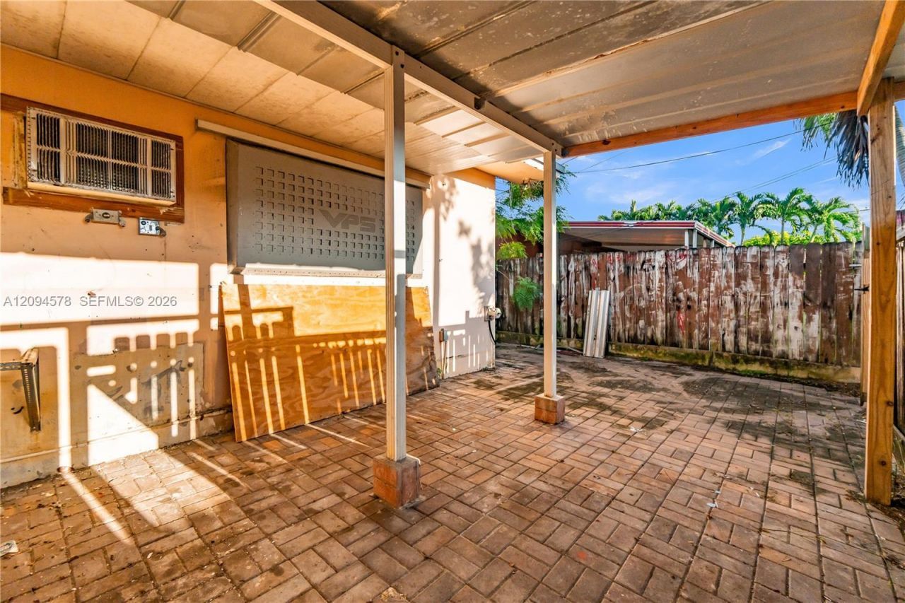 4730 W 8th Ave, Hialeah, FL 33012 Photo