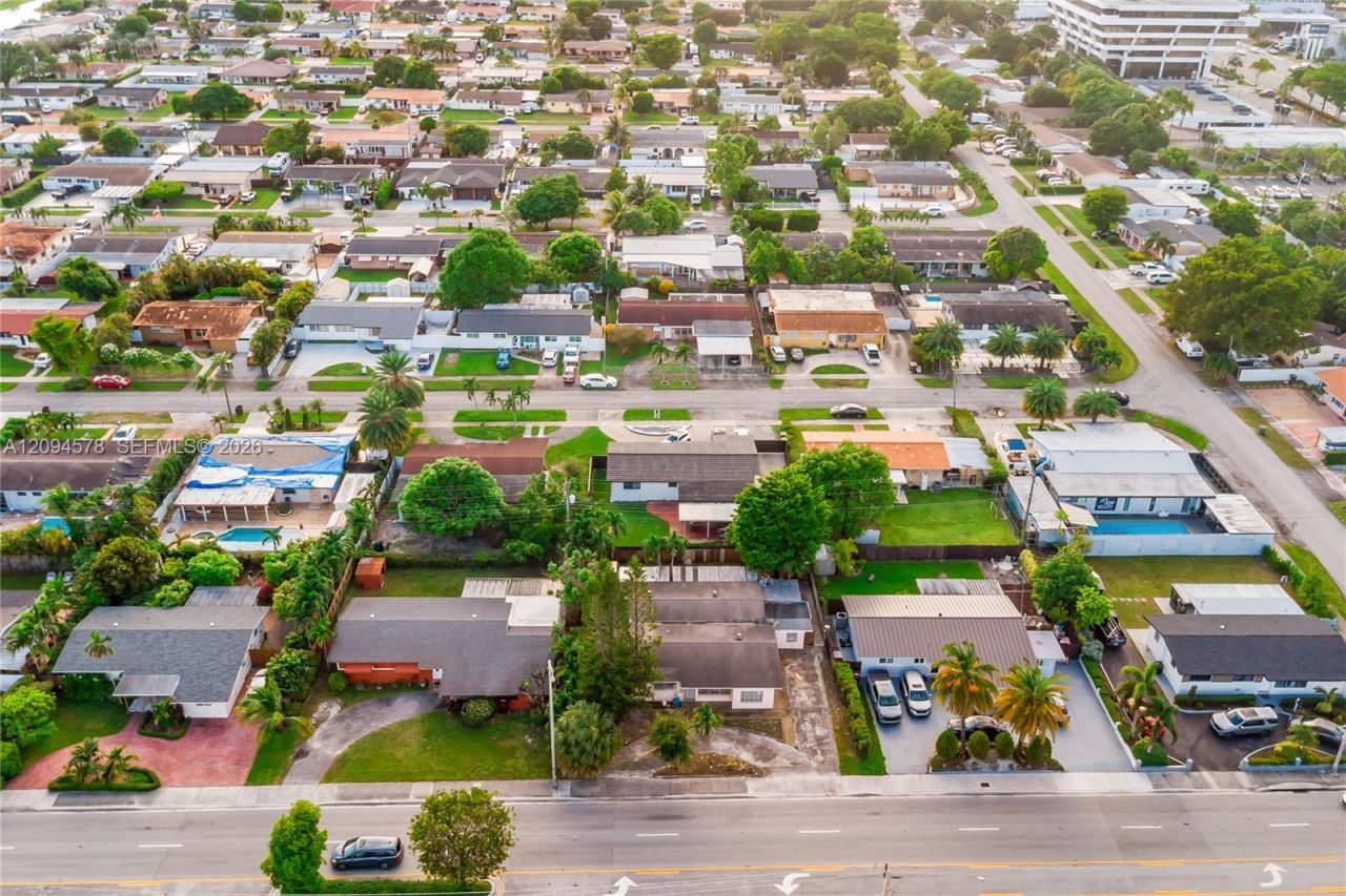 4730 W 8th Ave, Hialeah, FL 33012 Photo