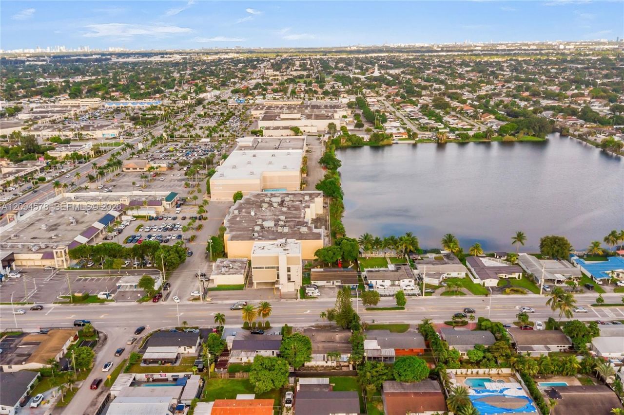 4730 W 8th Ave, Hialeah, FL 33012 Photo