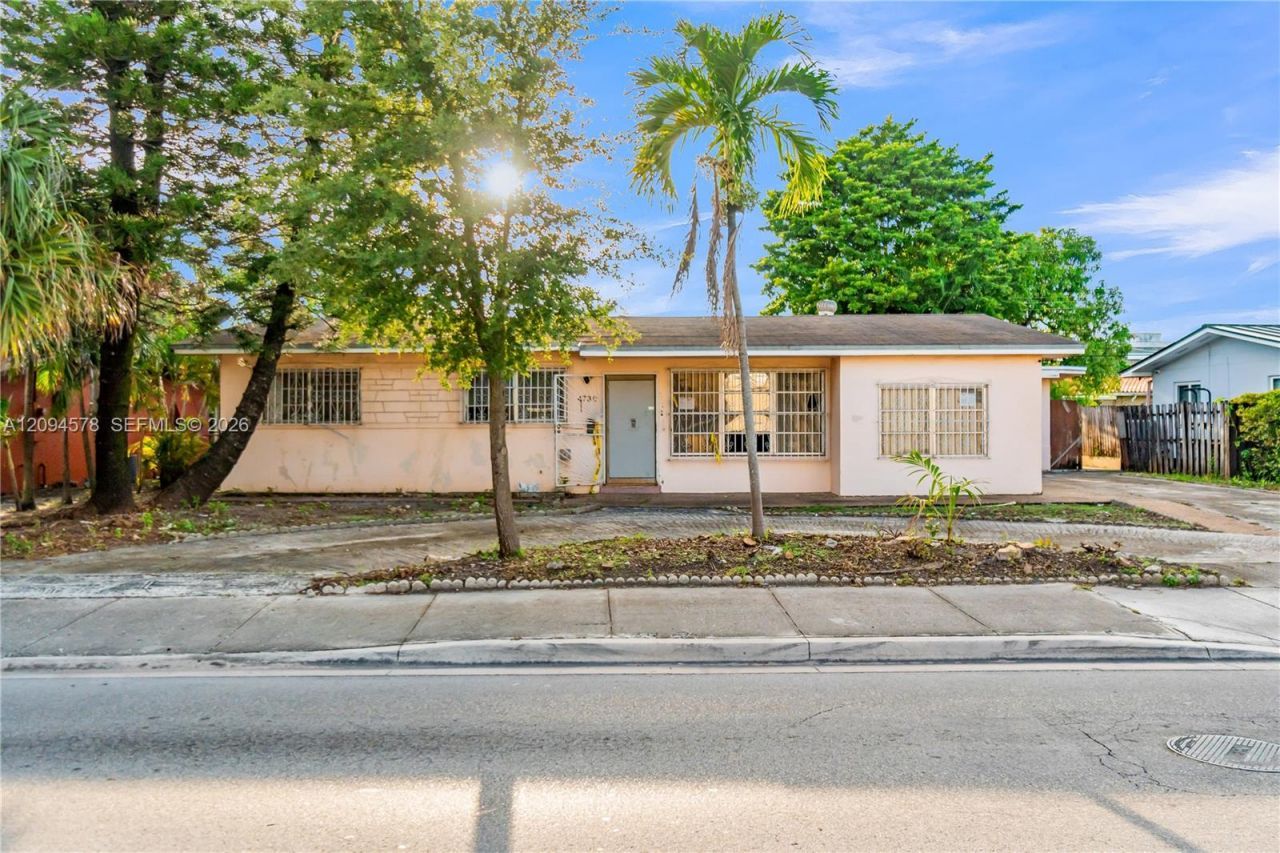 4730 W 8th Ave, Hialeah, FL 33012 Photo