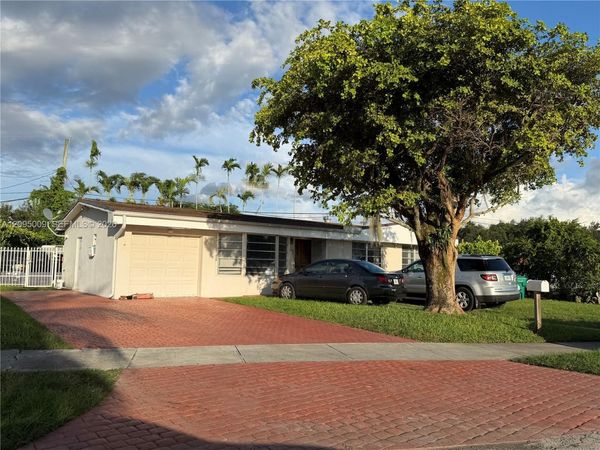 1821 SW 92nd Ct , Miami, FL 33165