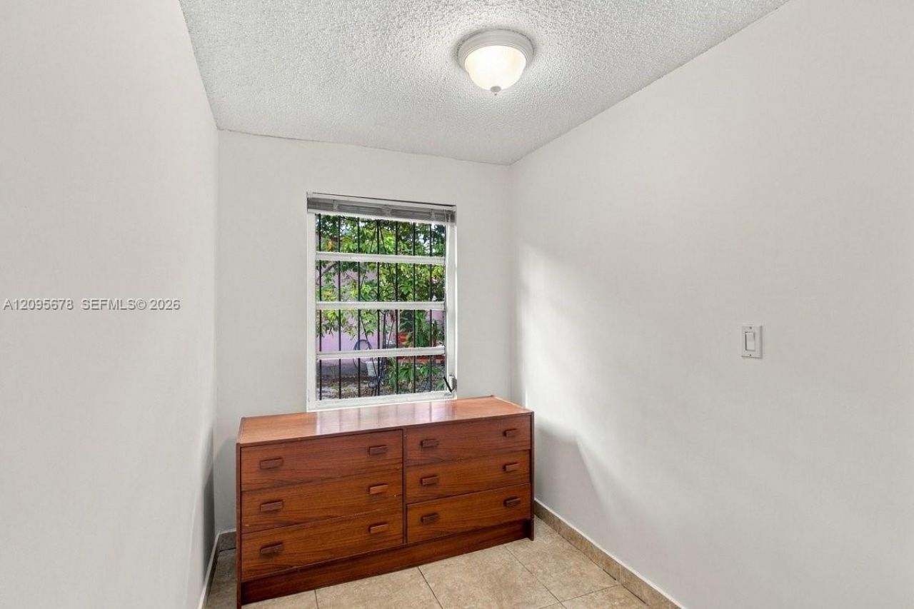 2428 SW 12th St, Miami, FL 33135 Photo