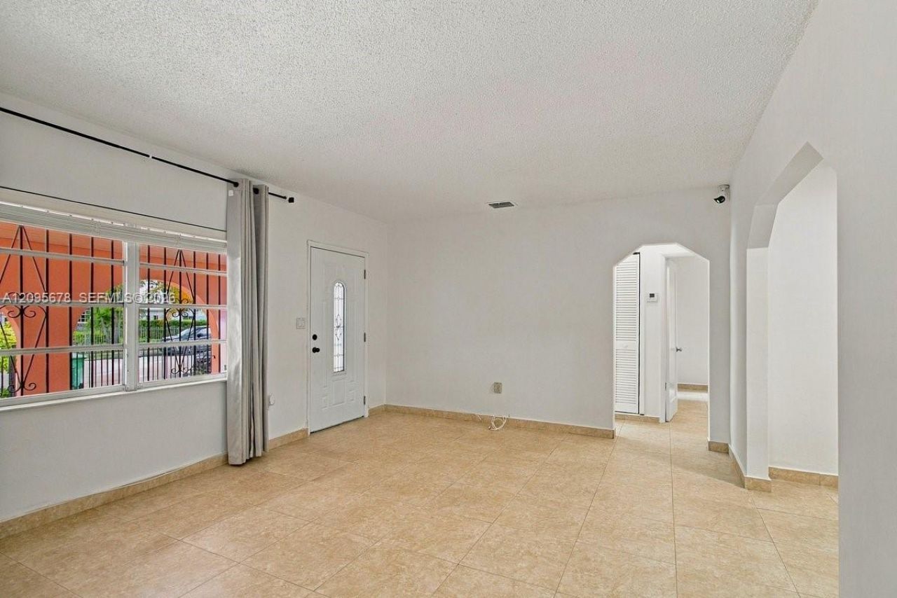 2428 SW 12th St, Miami, FL 33135 Photo