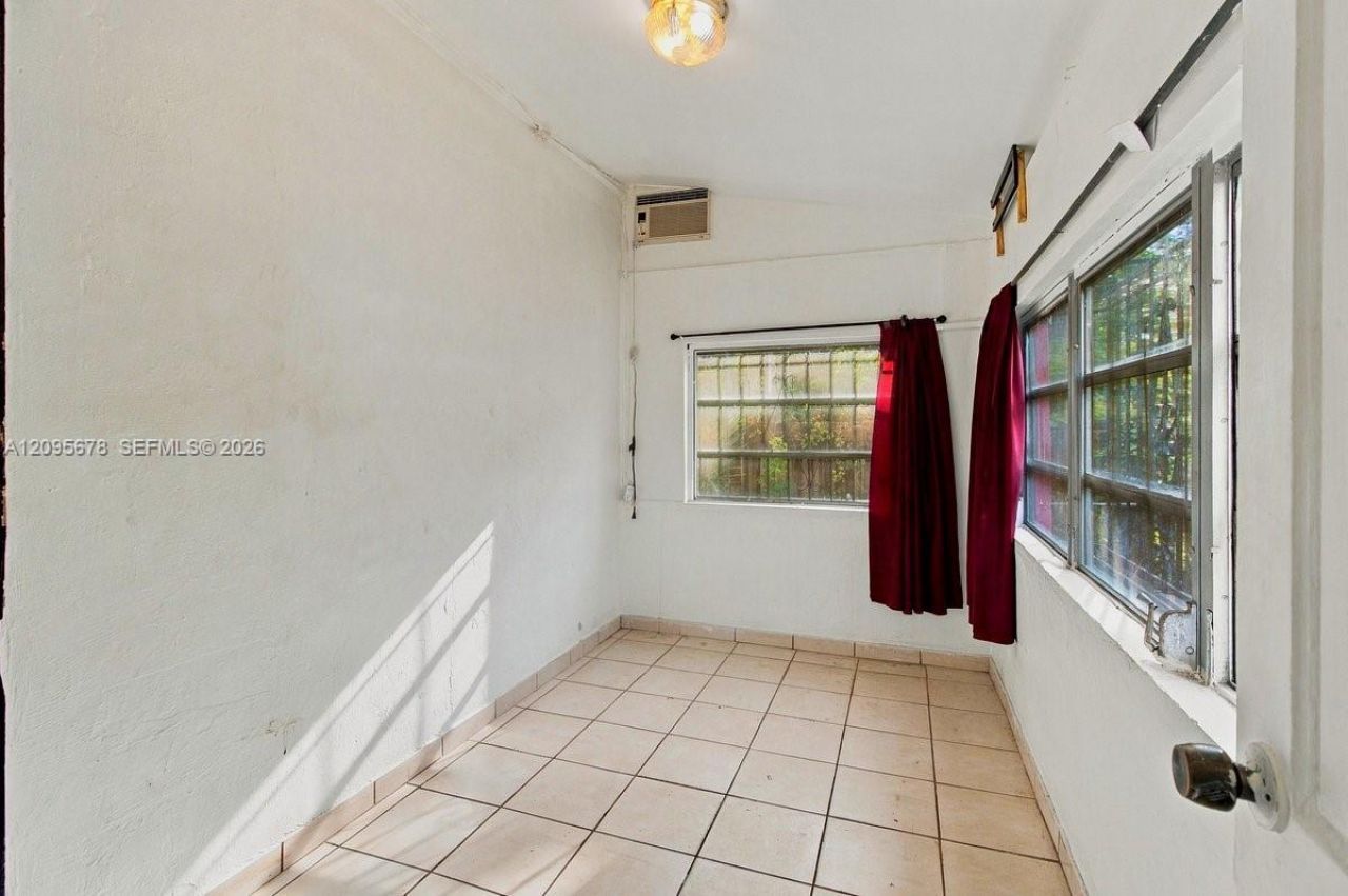 2428 SW 12th St, Miami, FL 33135 Photo
