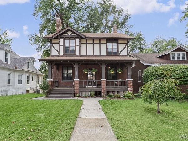 125 N Douglas Avenue , Belleville, IL 62220